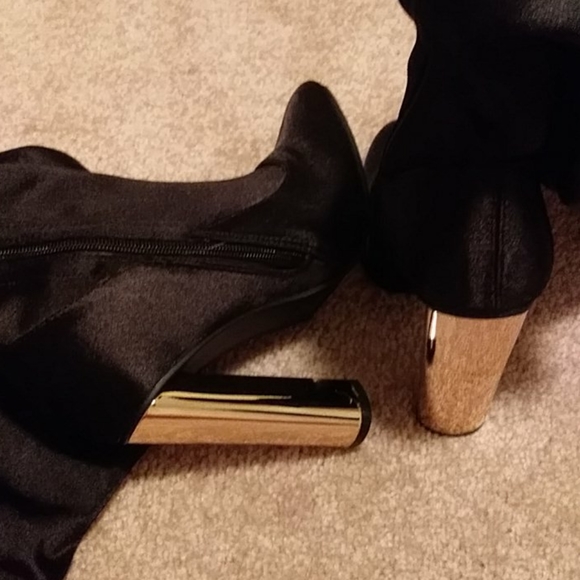 Shoe - Picture 7 of 8